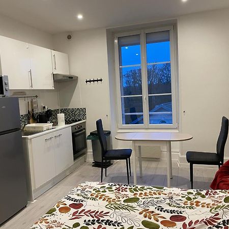 Studio Meuble Et Lumineux 20M2 Apartment Vittel Bagian luar foto
